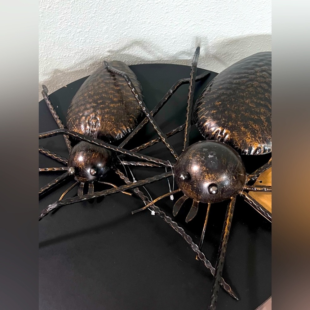 NWT Zaer Limited Two Large Brass Metal Halloween Spider Wall Decor Out/Indoor - Picture 2 of 12
